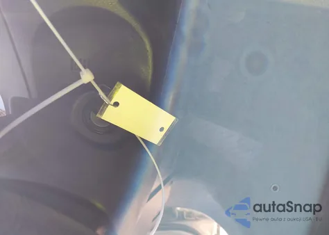 2018 Toyota Corolla Le z USA, uszkodzony, nr VIN 5YFBURHE9JP812132